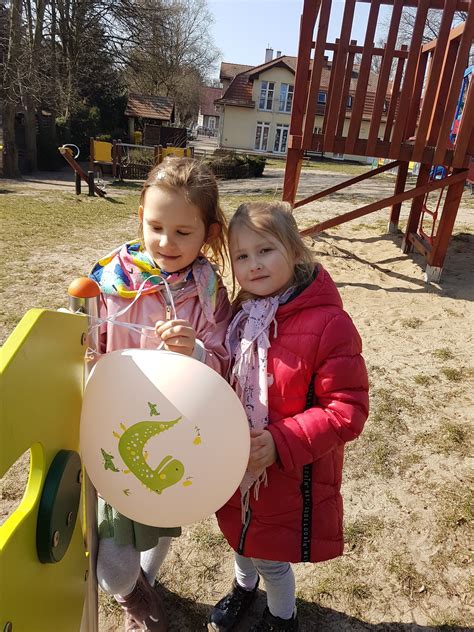 Wiosenne Zabawy Na Placu Zabaw Przedszkole Publiczne W Tanowie
