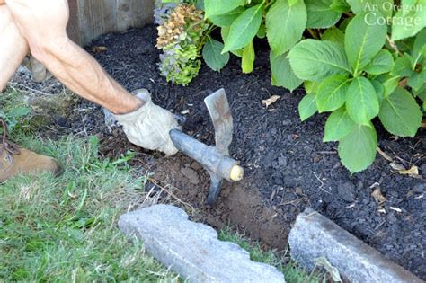 Use these steps to make concrete garden edging in any length you wish. Easy Inexpensive Cement Garden Edging for Beds & Paths | An Oregon Cottage
