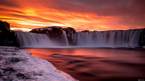 A Fiery Winter Sunset At Goðafoss In Northern Iceland Oc 2000x1125