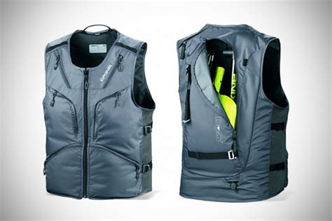 Bc Vest An Utility Vest With Built In Backpack Mikeshouts