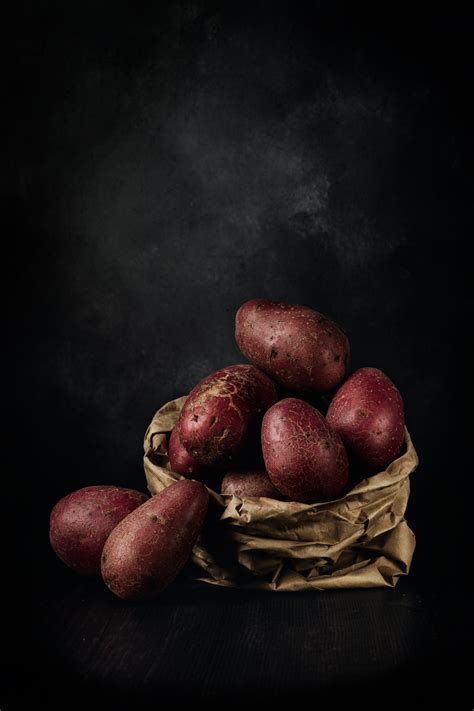 How To Achieve Dark And Dramatic Food Portraits