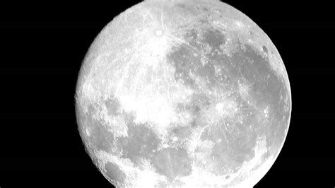Sleeping outdoors under a full moon was once believed to put you in danger of becoming either blind or insane. Full Moon 11.11.2011 HD 720p!!! - YouTube