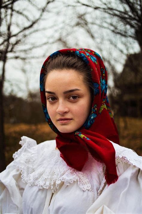Stunning Portraits Show What Beauty Looks Like Around The World Mulheres Romenas Ideias Para