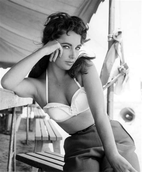 Most Beautiful Women In History In Black And White Photos Colorized Photos Elizabeth Taylor
