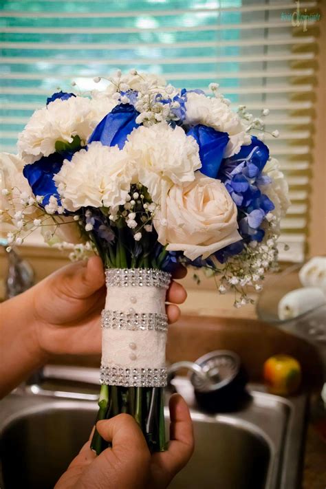 We did not find results for: Simple blue and white bouquet with roses, carnations ...