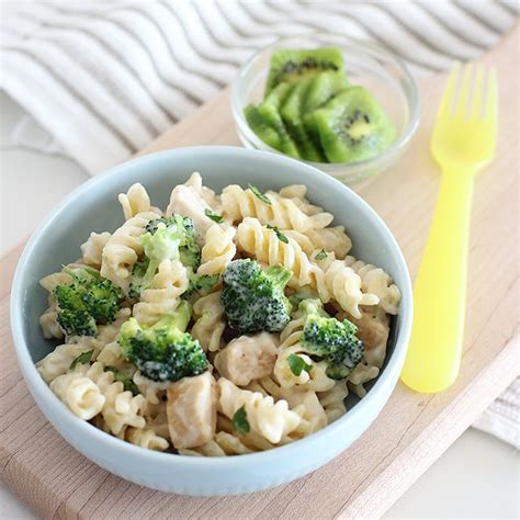Pasta Broccoli And Chicken Alfredo Recipe In 2020 Pasta Chicken Alfredo Chicken Broccoli