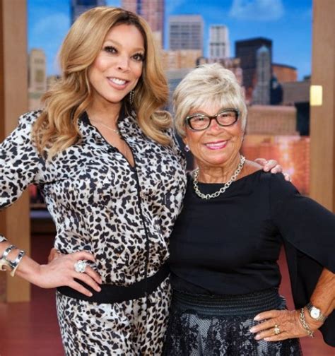 Wendy Williams Fights Back Tears As She Confirms Mothers Death Metro News