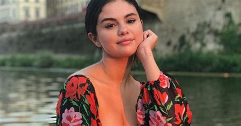 Selena Gomez Le Foto Da Bambina Conquistano I Fan Di Instagram Rds Grandi Successi