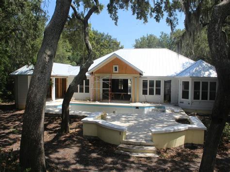 Tiffany brooks tracks down the winner and plans the surprise of a lifetime that includes a new suv and $250,000 cash for a grand prize package worth more than $1.7 million. More Time-Lapse Photos From HGTV Dream Home 2017 | HGTV ...