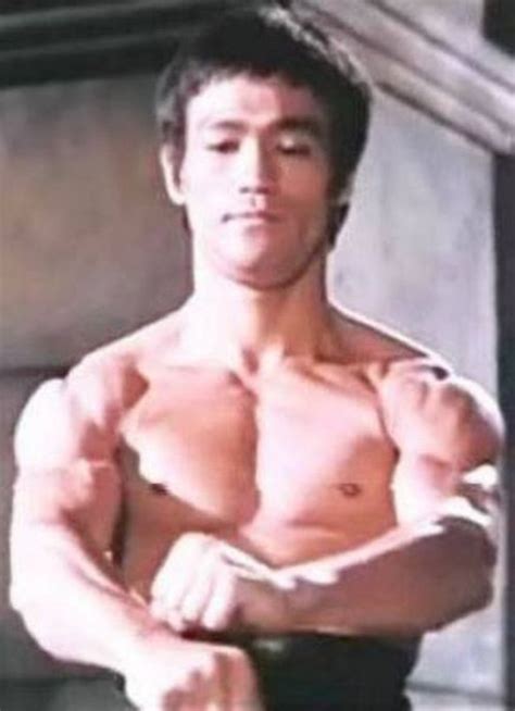 Bruce Lee The Legendary Martial Artist From China Amazing Ezone