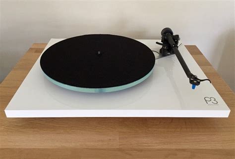 Rega Planar 3 Record Player 2017 Model Rb330 Arm Elys 2 Cartridge