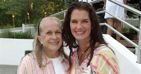 Brooke Shields Mom Teri Dies In Manhattan