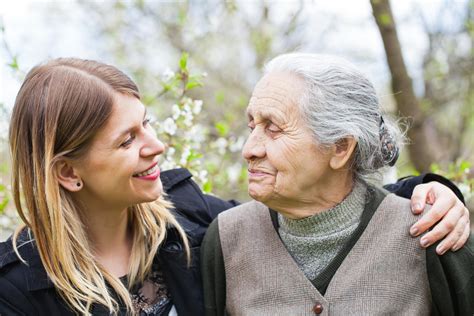 Tips On Communicating With Dementia Patients Unique Senior Care