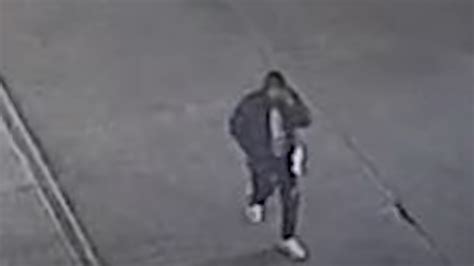 Caught On Camera Woman Robbed At Gunpoint Atlanta Police Searching