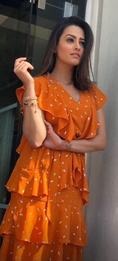 television hottie anita hassanandani looks sexy in orange dress and short hair pictures will