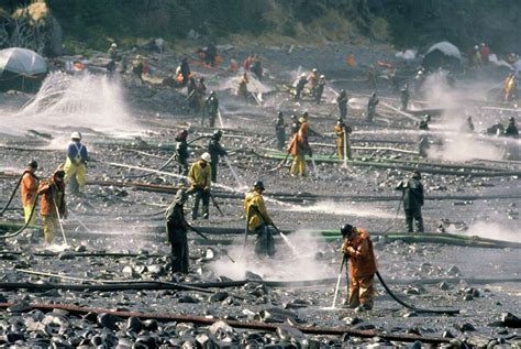 Photos From The Exxon Valdez Oil Spill