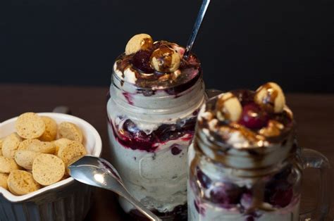Ohne zucker geht es einfach nicht! Mascarpone-Kirsch-Nachtisch mit Amarettinis | Serendipity ...