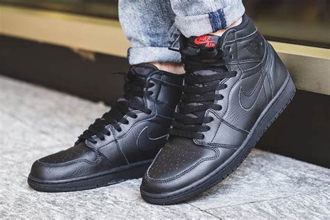 Air Jordan 1 High Triple Black Sneaker Freaker