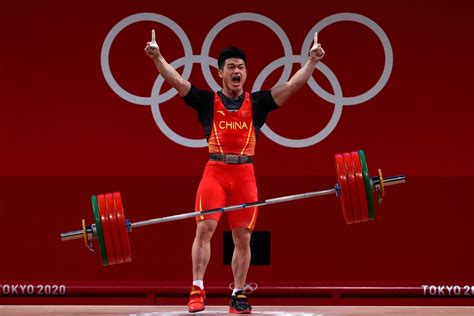 Olympics Weightlifting Chinas Shi Breaks World Record To Win Gold In