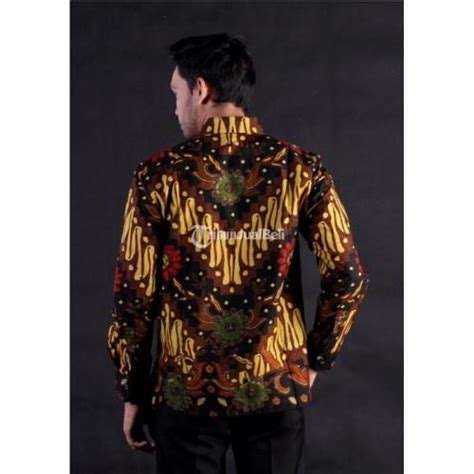 Download Baju Batik Cowok Lengan Panjang Kombinasi - Kumpulan Model Kemeja