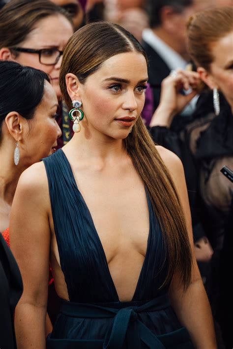 Emilia Clarke Stuns In Plunging Dress On Emmys Red Carpet The Daily Caller