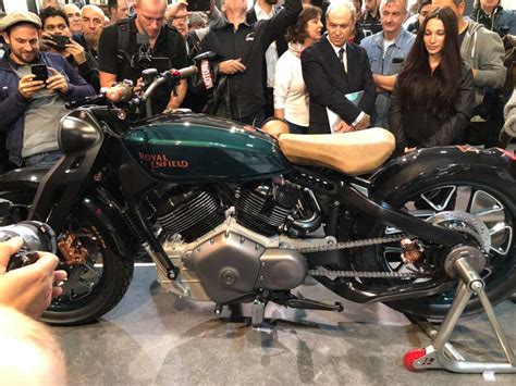 Here are some of the really cool features of this mean machine. Royal Enfield Unveiled the KX 838cc V-Twin Concept at EICMA