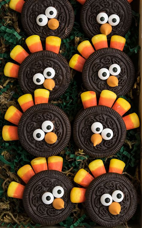 Easy Oreo Turkey Cookies - CakeWhiz | Thanksgiving candy crafts