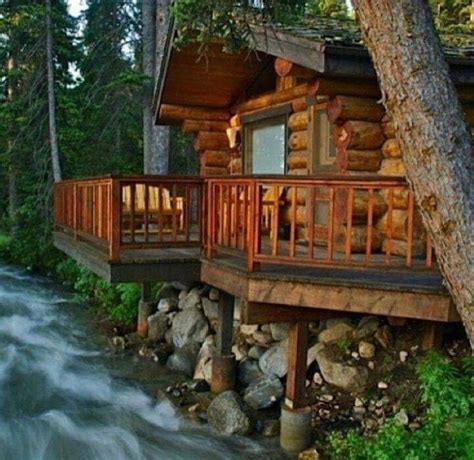 Amazing Ideas To Make Your Rustic Log Cabin In The Woods Or Next To A