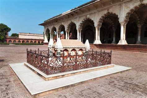 Taj Mahal E Forte Di Agra Tour Privato Da Agra Getyourguide