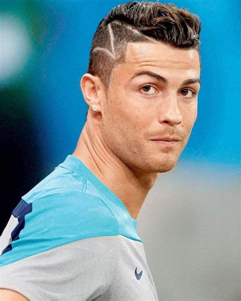 Brazil legend ronaldo has revealed his famous 2002 world cup haircut was a deliberate distraction to shift attention away from a leg injury before the country's fifth title. CR7 PLANET | Soccer hair, Ronaldo hair, Soccer player ...