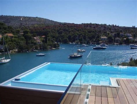 Erhalten sie immer die neuesten angebote. Direkt am Meer gebaute Luxusvilla in Kroatien (mit Bildern ...