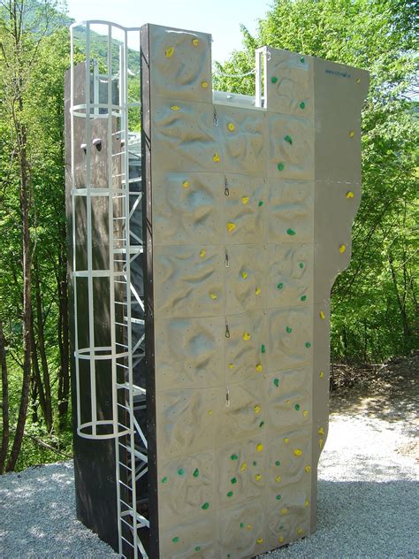 Self Standing Towers And Boulders Home Climbing Wall Climbing Wall