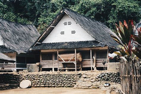 Gambar Rumah Adat Kampung Naga Jawa Barat Atap Rumah Kampung Naga Keunikan Rumah Adat Sunda