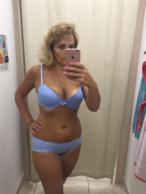 Sexy Mom Selfie Telegraph