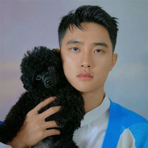 Kita semua berinteraksi dengan komunikasi adalah sebagai pemindahan informasi dan pengertian dari satu orang ke orang lain bisa melalui tatap muka atau melalui sebuah media komunikasi. Tetap Keren, Ini 6 Ekspresi Muka Datar D.O EXO - Foto 1