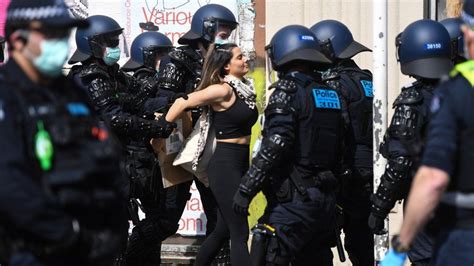 Coronavirus Melbourne Police Arrest Anti Lockdown Protesters Bbc News