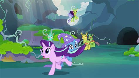 Image Starlight Glimmer Gallops After Thorax S7e17png My Little