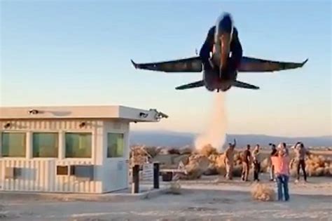 Watch An Fa 18 Super Hornet Pull Off An Insanely Low Flyby For Top