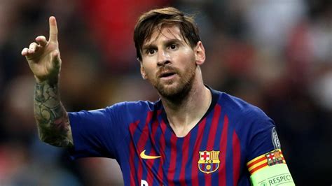 Born 24 june 1987) is an argentine professional footballer who plays as a forward and captains both spanish club barcelona. Fin du suspense: Lionel Messi reste au Barça - Le Jeune ...