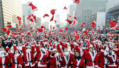 Hal 2 10 Tradisi Unik Menyambut Natal Di Indonesia