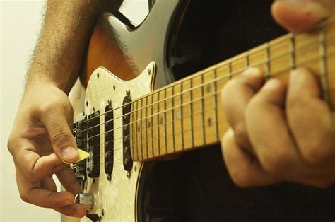 Guitar 15 Hacks To Play Faster [learn To Shred]