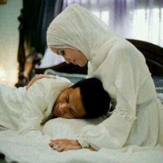 Shalat sunnah dua rakaat bersama mempelai wanita. Whiznoe GNthree: 12 Tips Malam Pertama dalam Islam