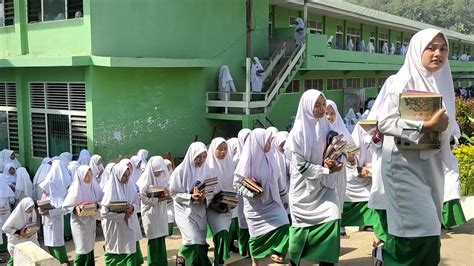 Ribuan Santri Patayat Pesantren Musthafawiyah Purba Baru Pulang Sekolah