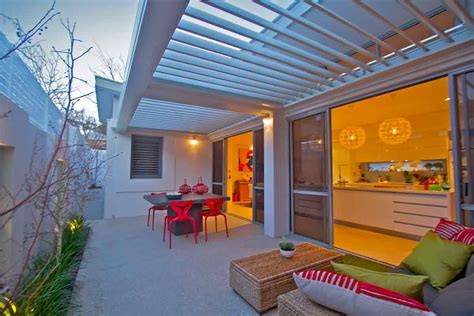 Perth's #1 renovations company with a proven track record of outstanding results. indoor / outdoor flow alfresco perth | Contemporary patio ...
