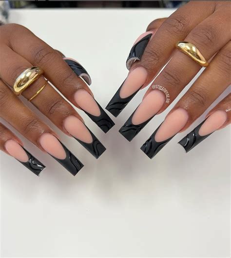 24 Edgy Grunge Acrylic Nail Ideas With Black Manicures Tapered Square Nails