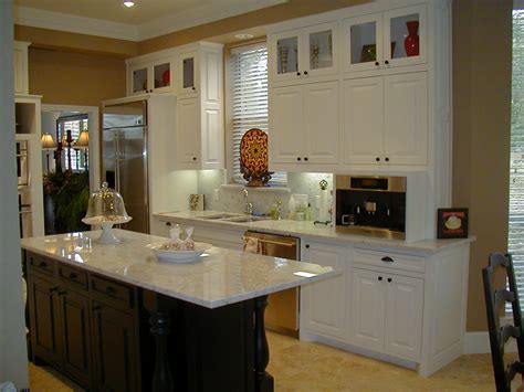 Cabinet making is a very popular in the woodworking community and we cater to those interested in these projects. KITCHEN CABINETS - Fiorenza Custom Woodworking