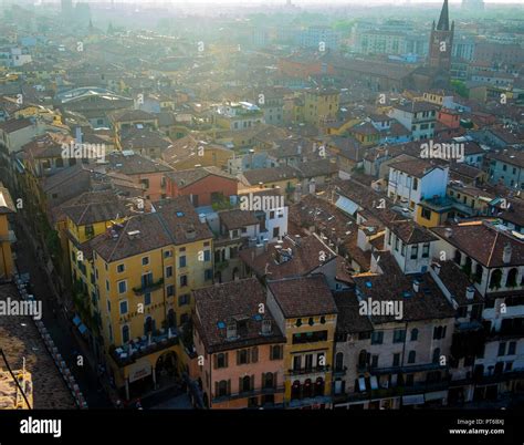 Paisaje Urbano De Verona Fotografías E Imágenes De Alta Resolución Alamy