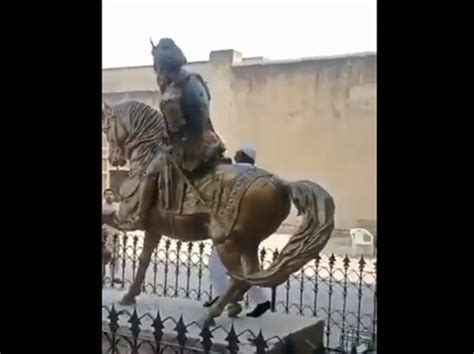 Statue Of Maharaja Ranjit Singh Vandalized Again In Lahore Pakistan