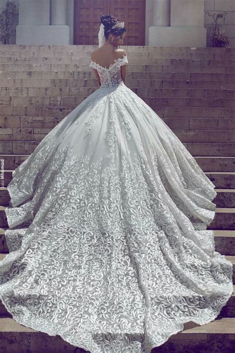 25 Breathtaking Wedding Dresses With A Train Weddingomania