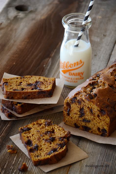 This bread goes great with grilled cheese sandwiches or our baja chipotle turkey sandwich. Great Harvest Pumpkin Chocolate Chip Bread - The Idea Room